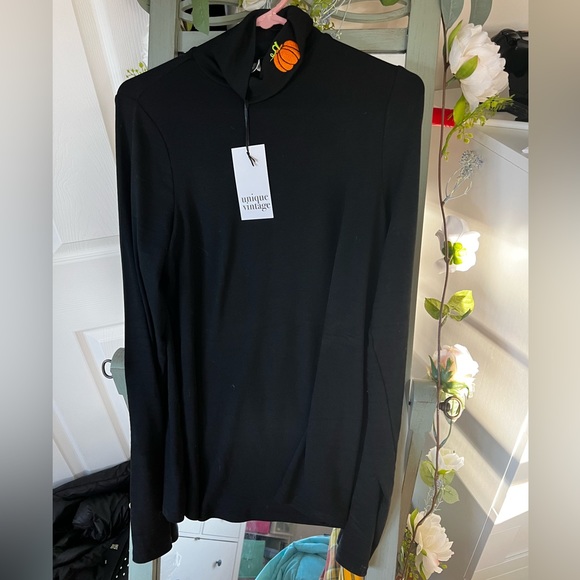 Unique Vintage Pumpkin Black & Embroidered Cherie Top 🎃 - Picture 3 of 6